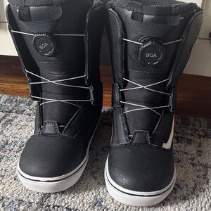Vans Black Snowboard Boots with BOA System